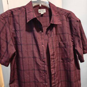 Haggar Mens Maroon and Plaid Business/Casual Short Sleeve Shirt Size M